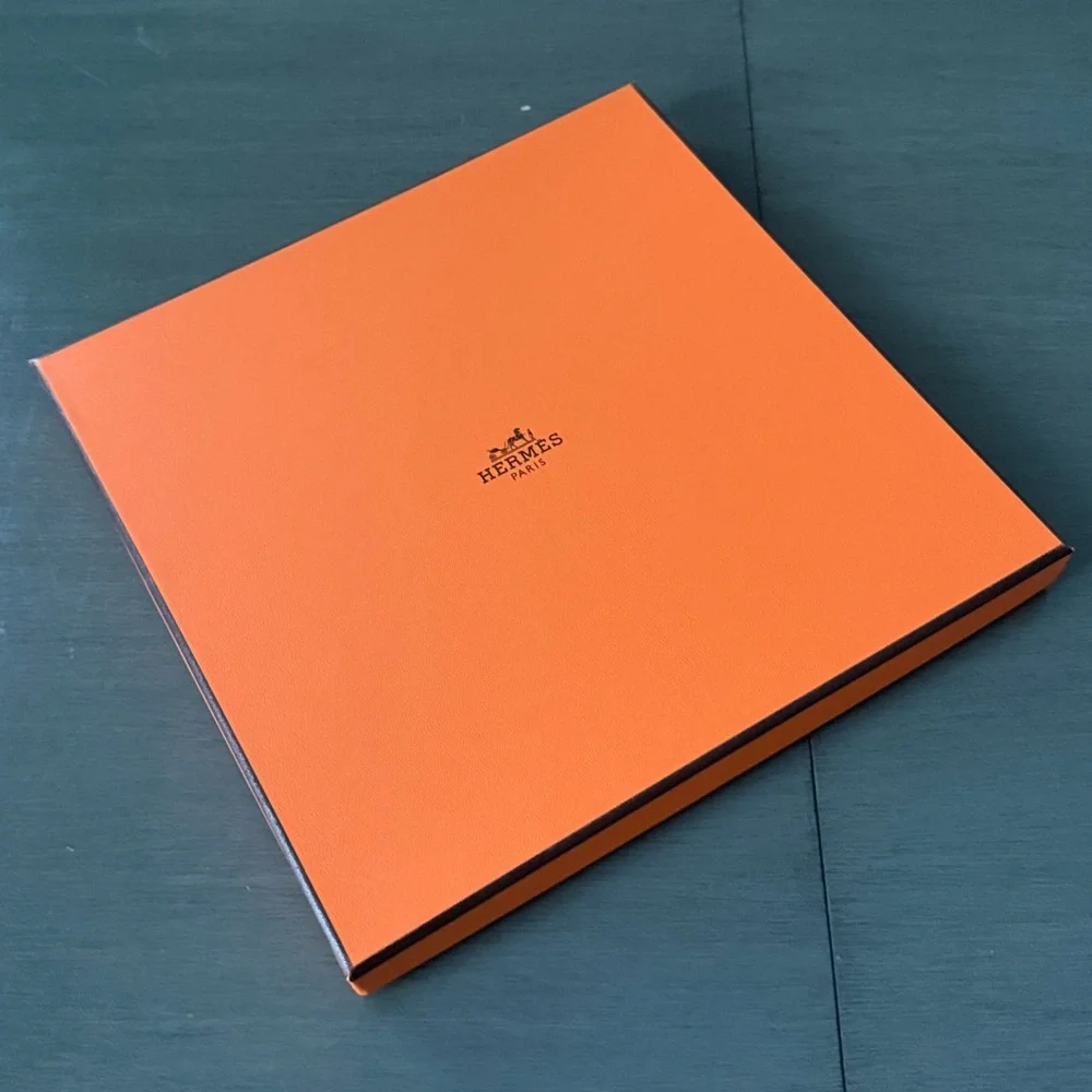 HERMES COUVERTURES ET TENUES DE JOUR FOREVER SCARF 90 SILK TWILL - Picture 10 of 10